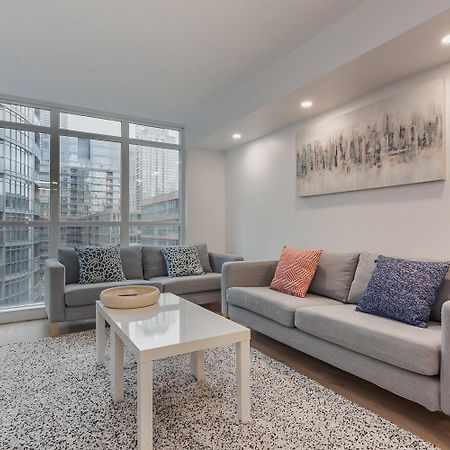 Cozy 2Br Close To Cn Tower & Harbourfront Toronto Exteriör bild