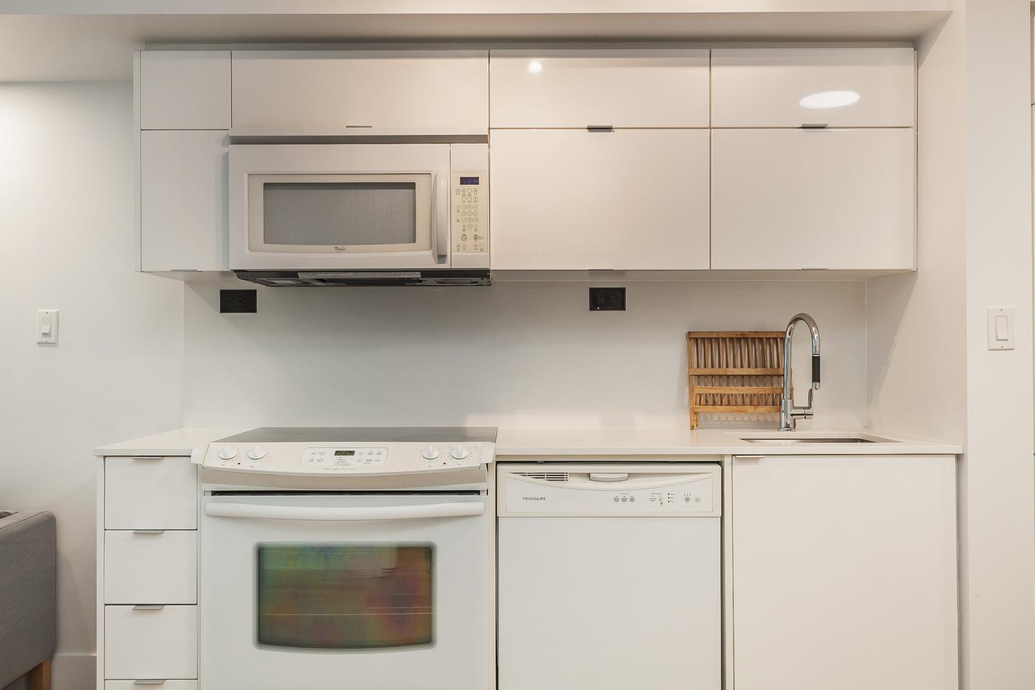 Cozy 2Br Close To Cn Tower & Harbourfront Toronto Exteriör bild