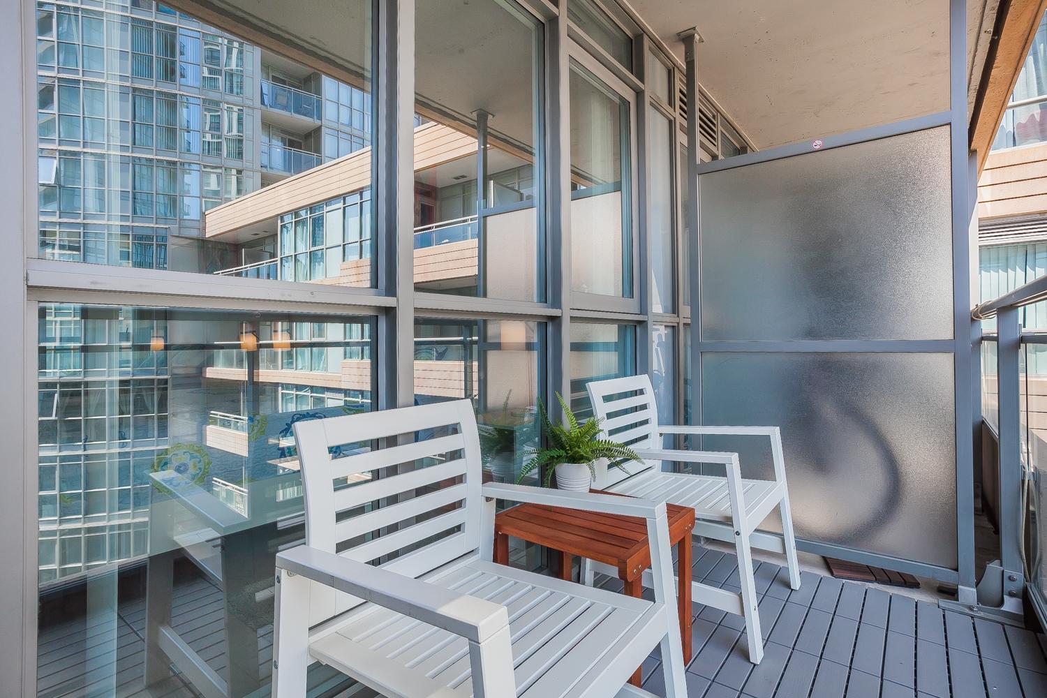 Cozy 2Br Close To Cn Tower & Harbourfront Toronto Exteriör bild